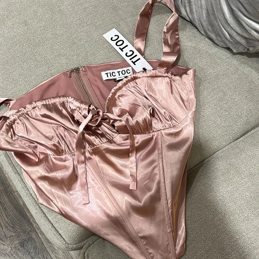 Top - Picture 2 of 4